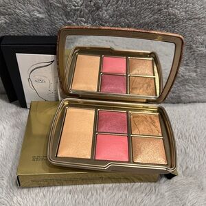 Hourglass Ambient - lighting edit - universe unlocked